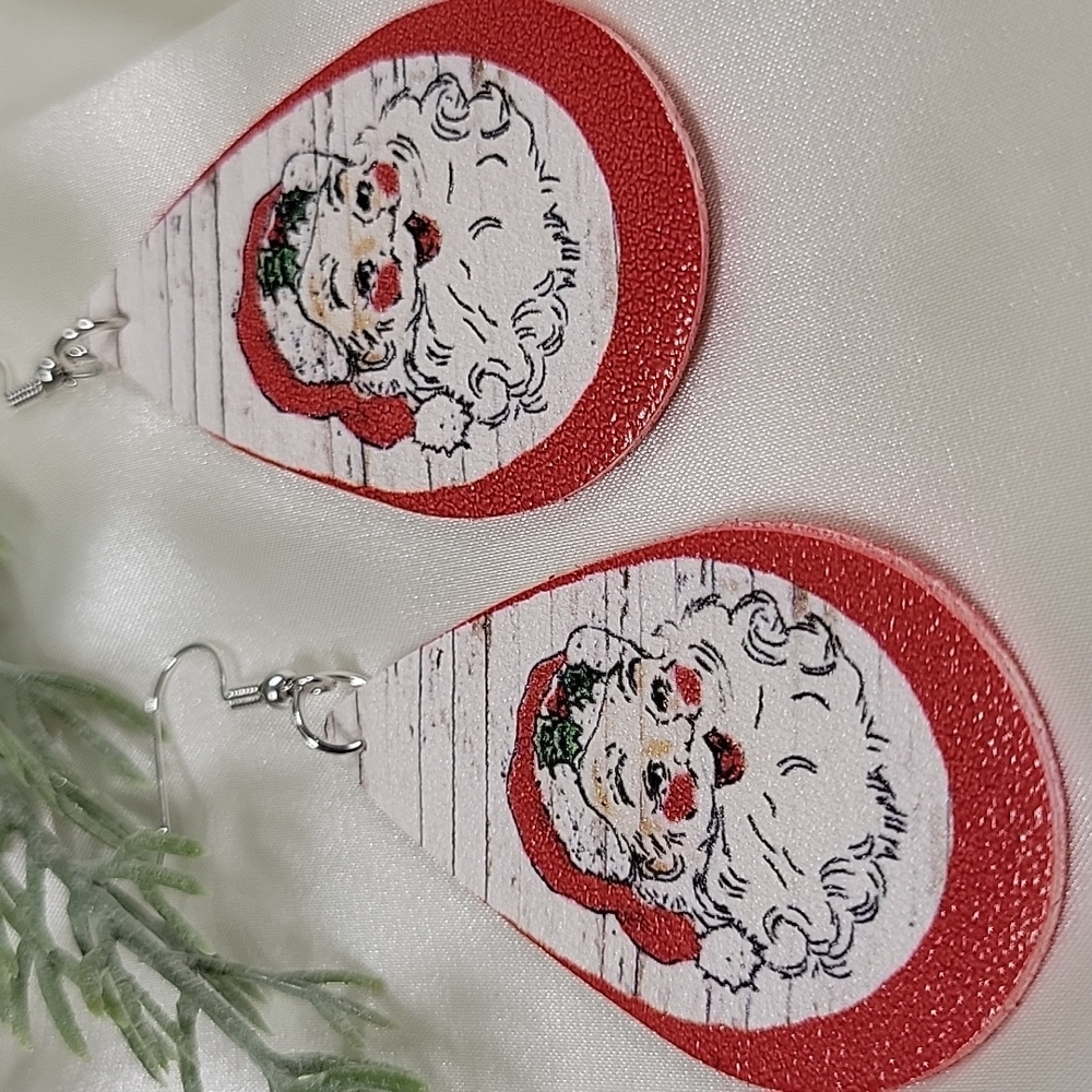 Vintage Santa Teardrop Earrings, vegan leather - Picture 4 of 4